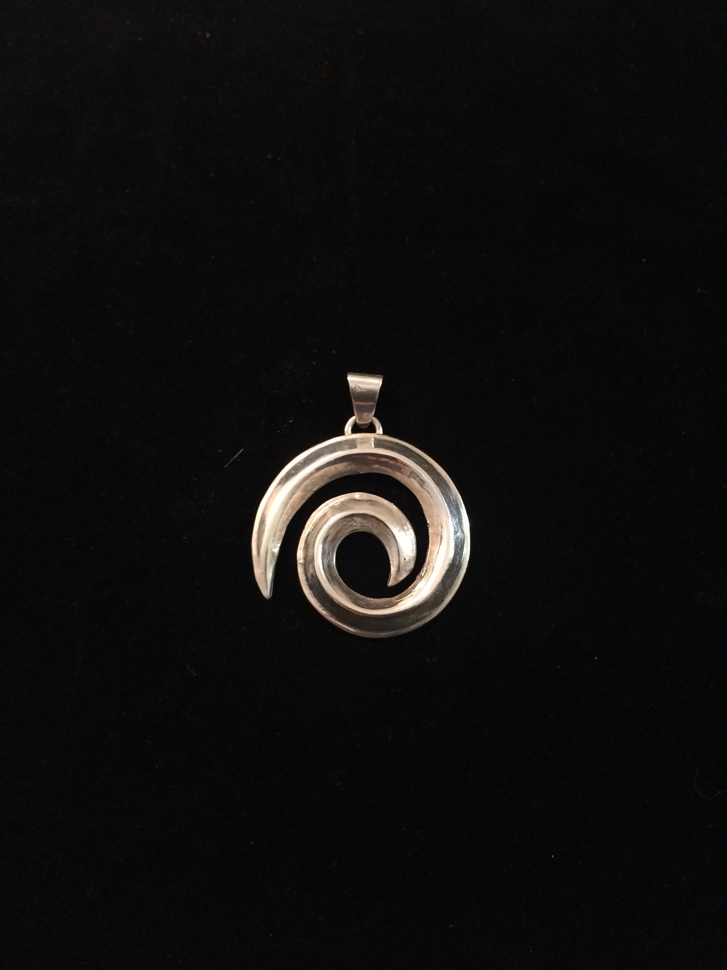 Silver Swirl Pendant