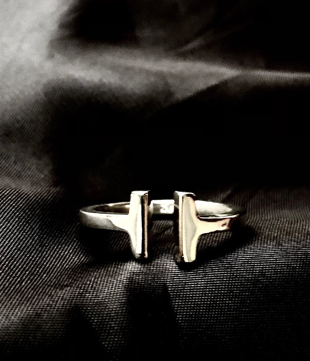 Unisex T bar Silver Ring
